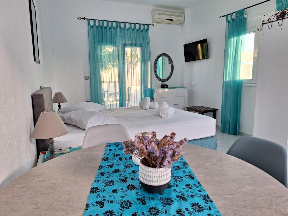 Βig Βlue Apartments Makrýgialos Екстериор снимка