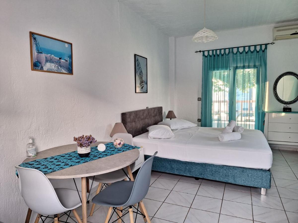 Βig Βlue Apartments Makrýgialos Екстериор снимка
